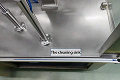 Fregadero de limpieza (en la mesa de trabajo)